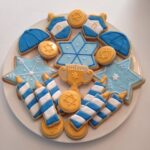 HANUKKAH COOKIES: TRY MISE EN PLACE WITH YOUR KIDS